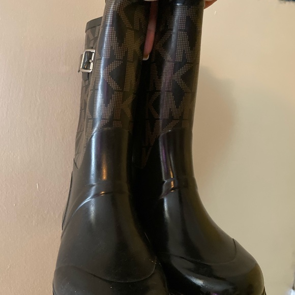 Michael Kors Women’s Rain Boots - Picture 2 of 4